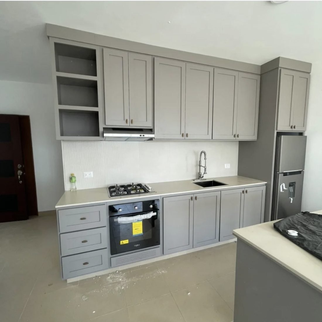 Cocina color gris